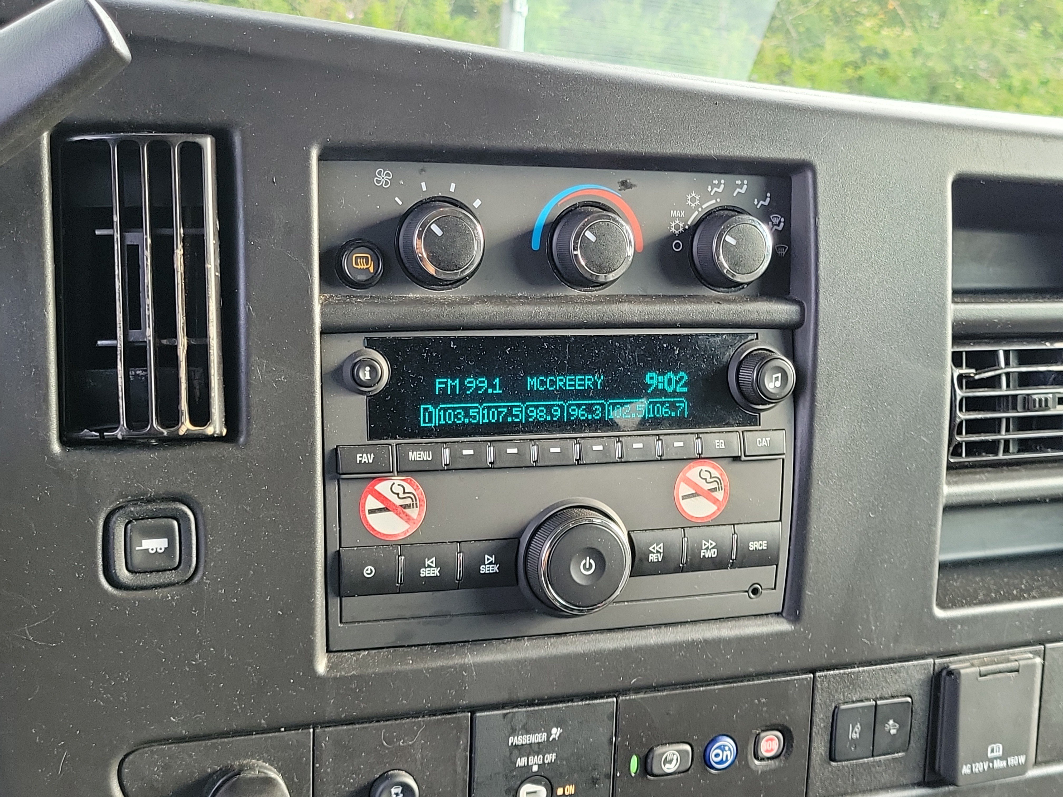 Used 2024 Chevrolet Express 3500 LT w/ LT Preferred Equipment Group RWD image 26
