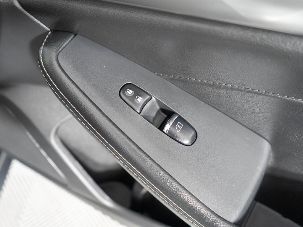 Used 2020 Nissan Maxima 3.5 SV w/ Floor Mat Group FWD image 9
