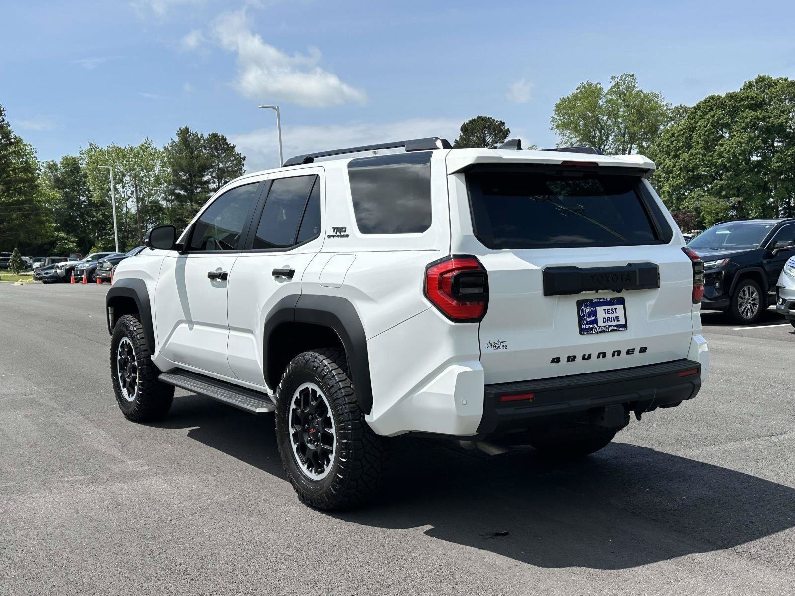 Used 2025 Toyota 4Runner TRD Off-Road Premium AWD/4WD image 25