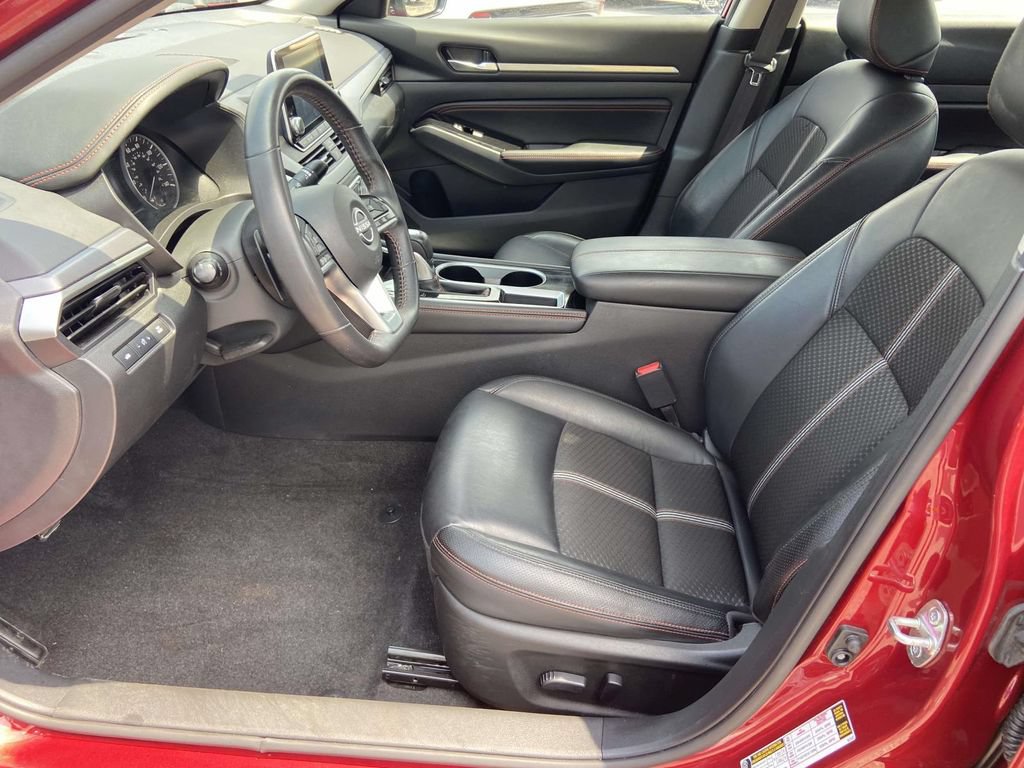 Used 2023 Nissan Altima 2.5 SR FWD image 12