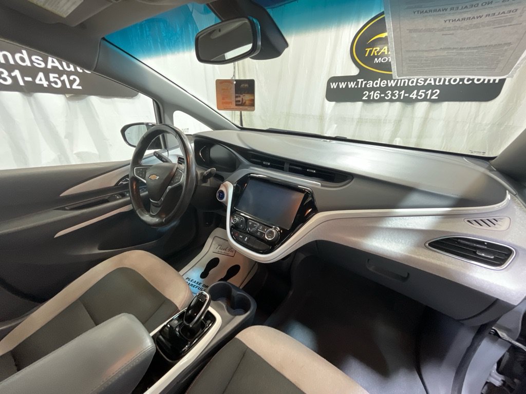 Used 2020 Chevrolet Bolt LT FWD image 32