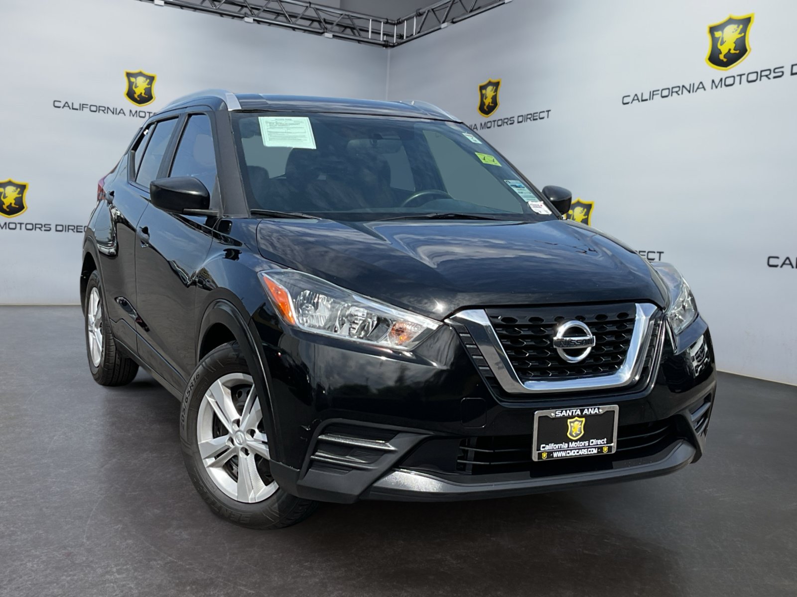 Used 2018 Nissan Kicks S FWD image 3