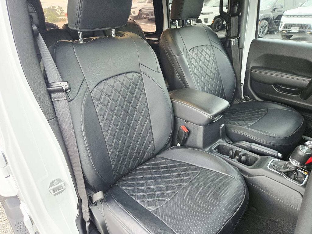 Certified 2021 Jeep Wrangler Unlimited Sahara AWD/4WD image 18