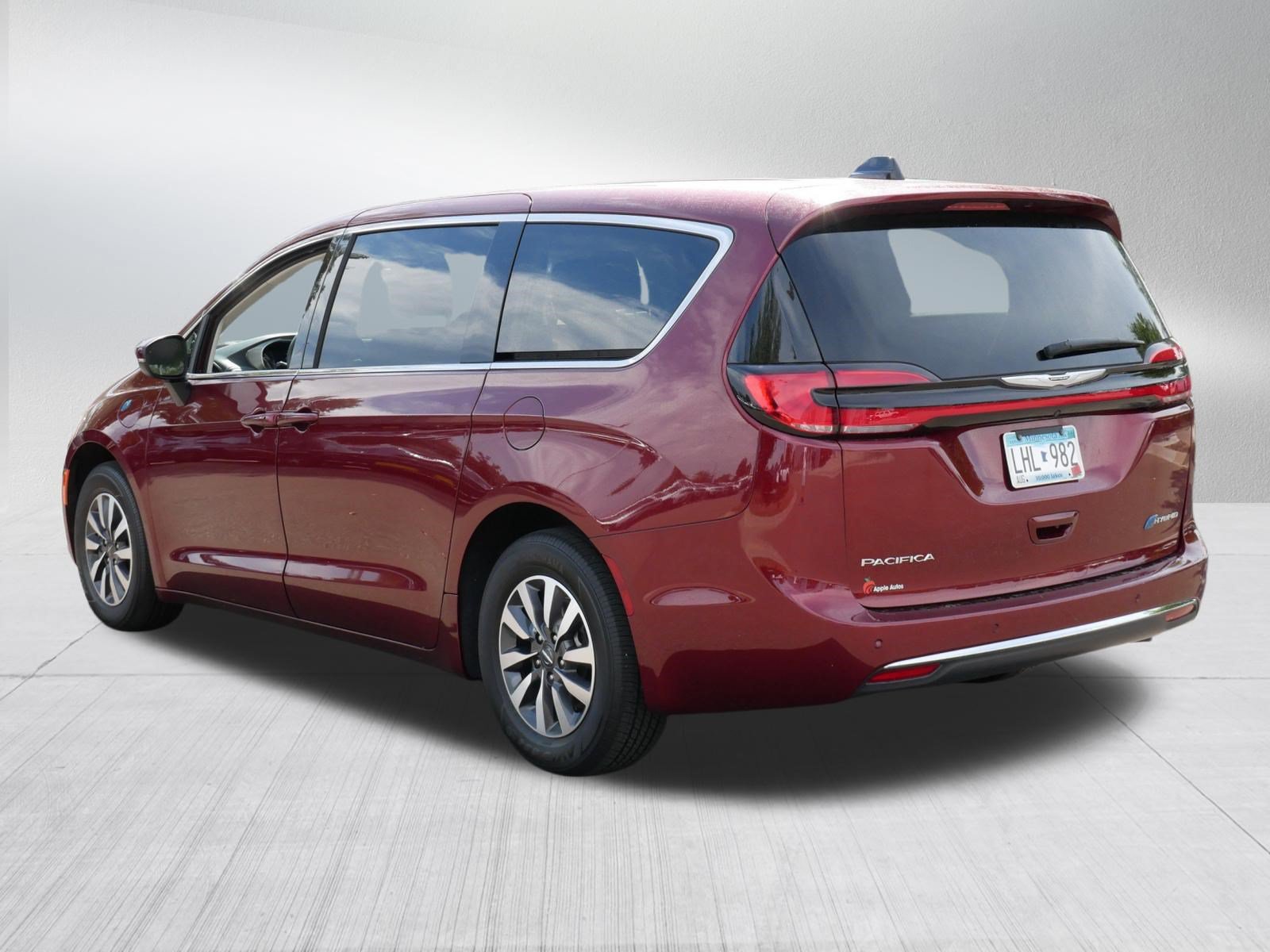 Used 2023 Chrysler Pacifica Touring-L FWD image 5