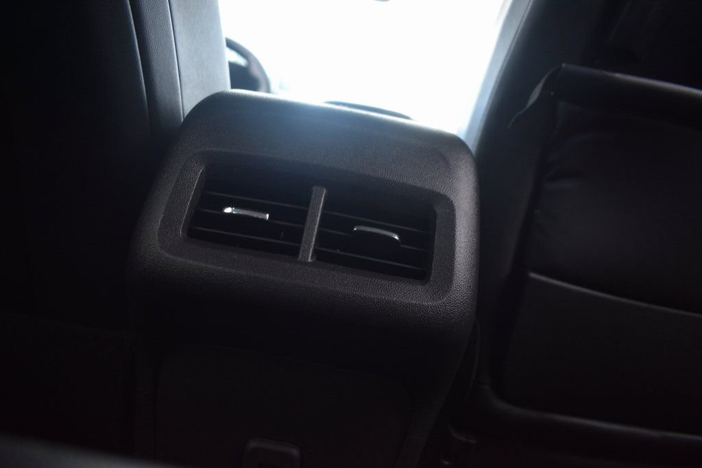 Used 2023 GMC Terrain SLT image 31