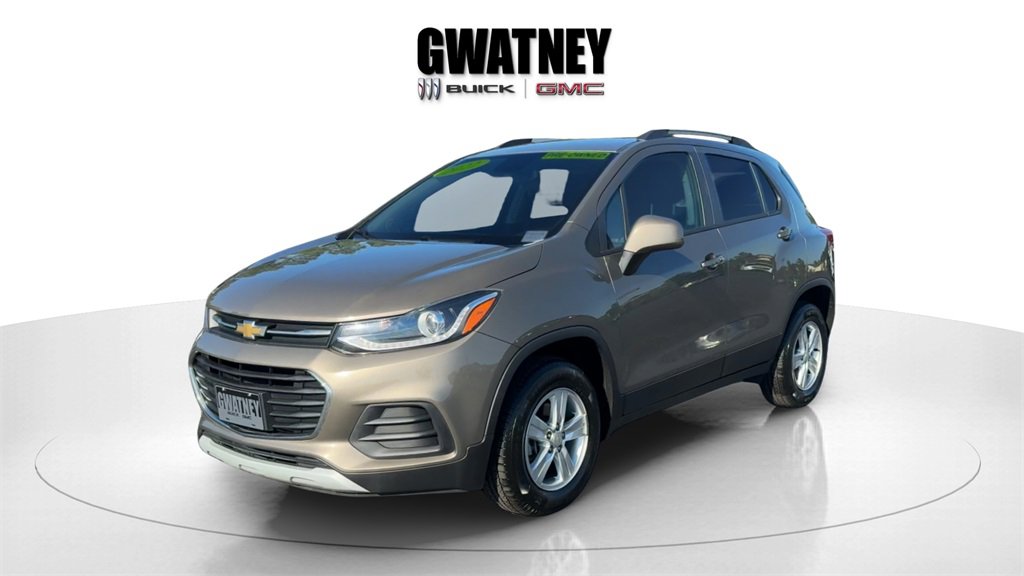 Used 2022 Chevrolet Trax LT w/ Driver Confidence Package image 3
