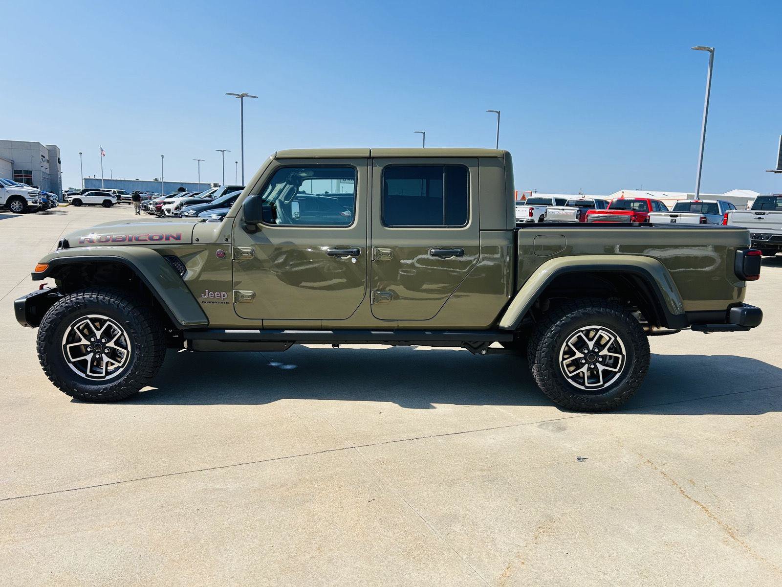 New 2026 Jeep Gladiator Rubicon AWD/4WD image 37