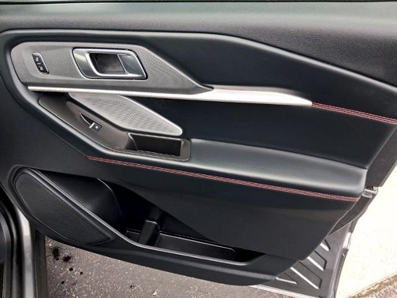 Used 2026 Ford Explorer ST AWD/4WD image 13