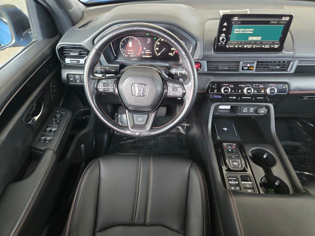 Certified 2023 Honda Pilot TrailSport image 11