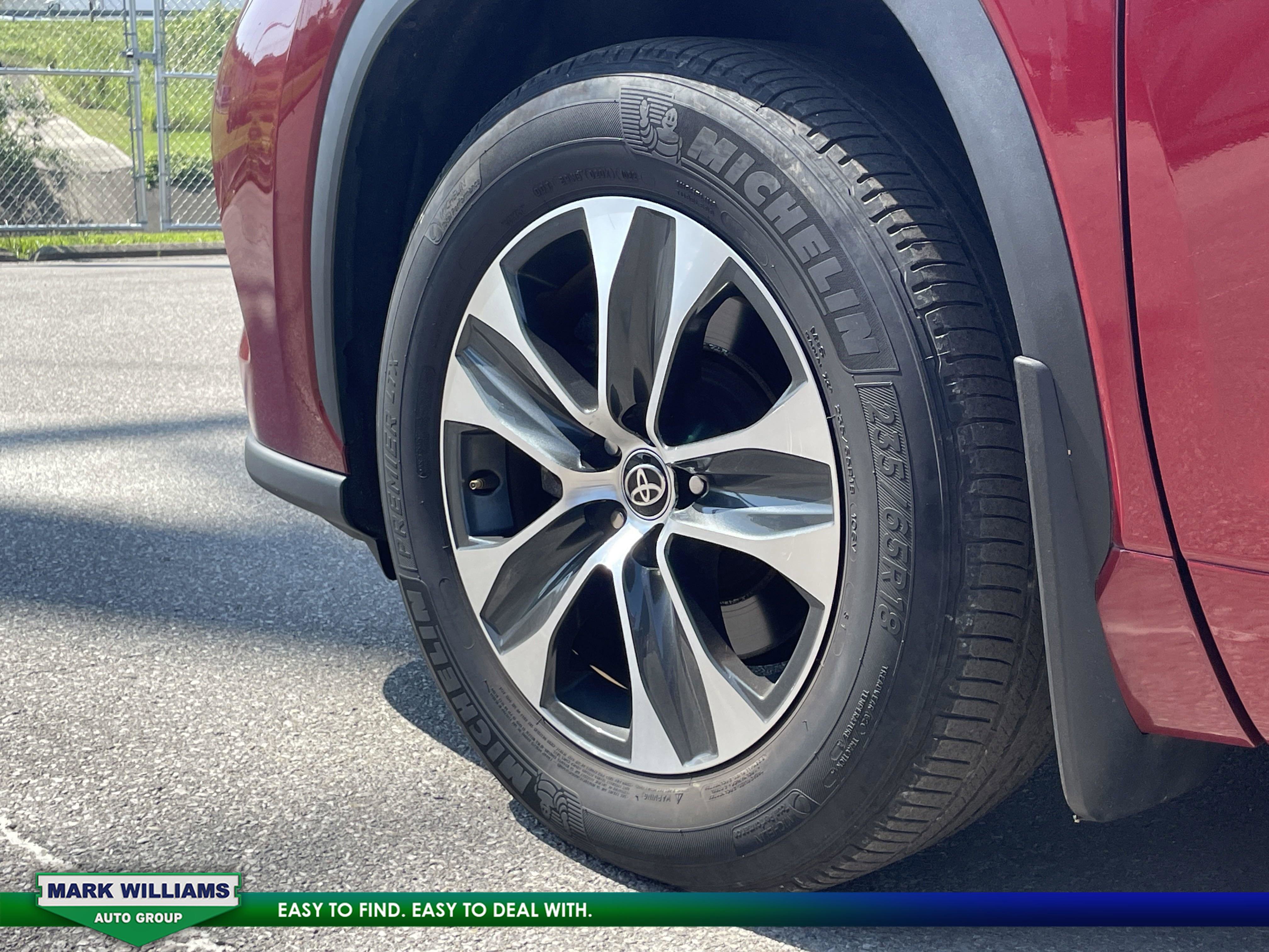 Used 2022 Toyota Highlander XLE image 11