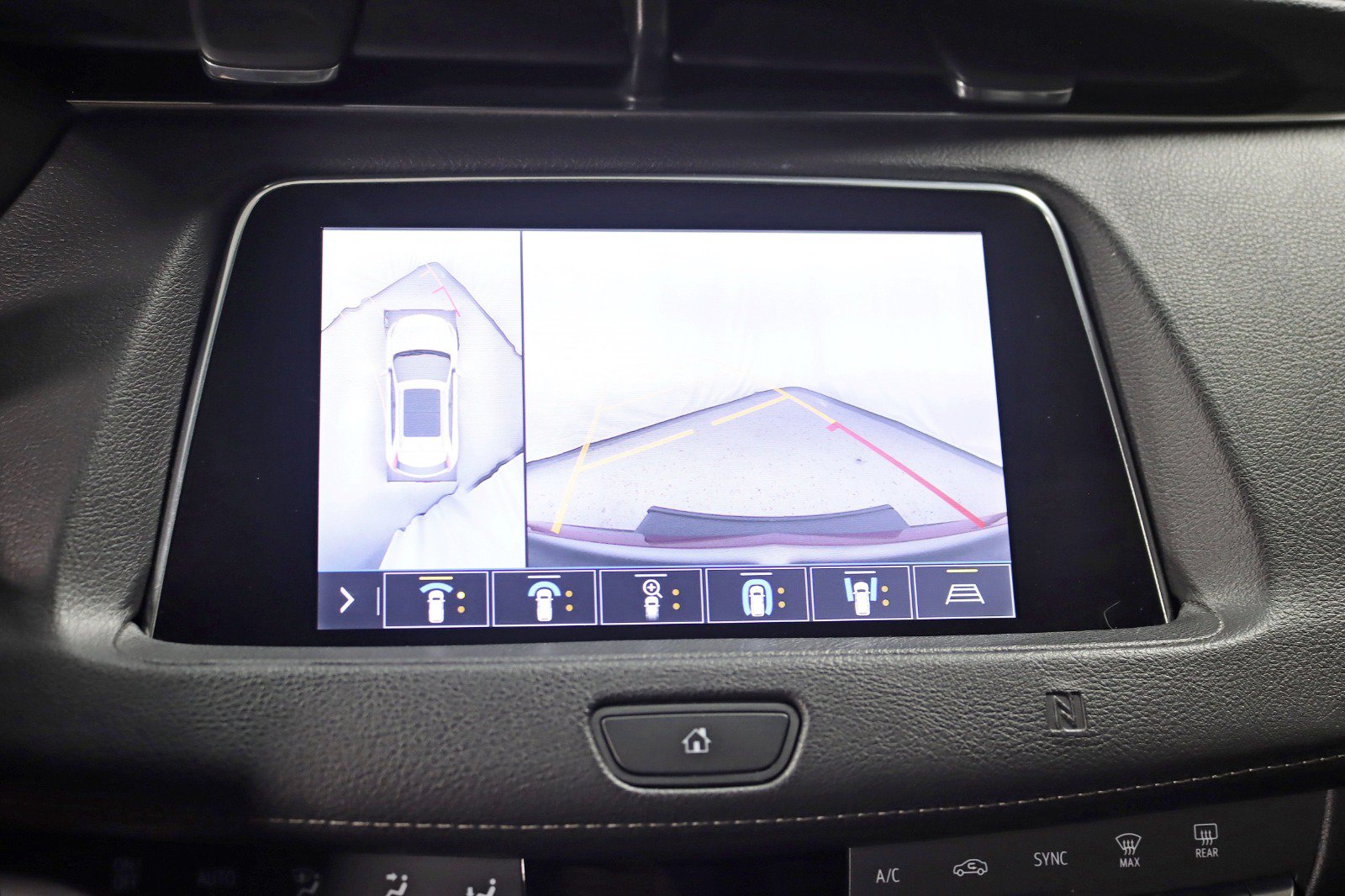 Used 2019 Cadillac XT4 Premium Luxury w/ Enhanced Visibility Package AWD/4WD image 19