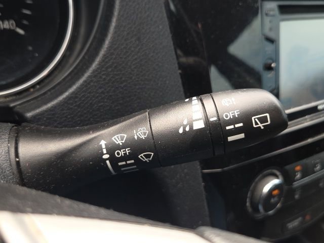 Used 2014 Nissan Rogue S image 39