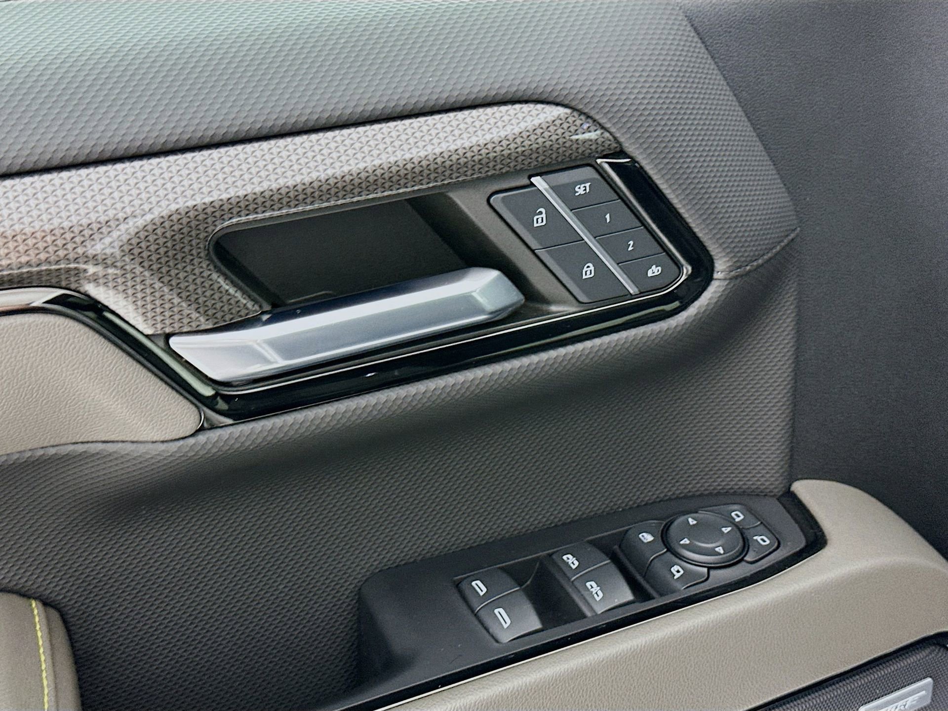 Used 2023 Chevrolet Silverado 1500 ZR2 w/ Technology Package image 19