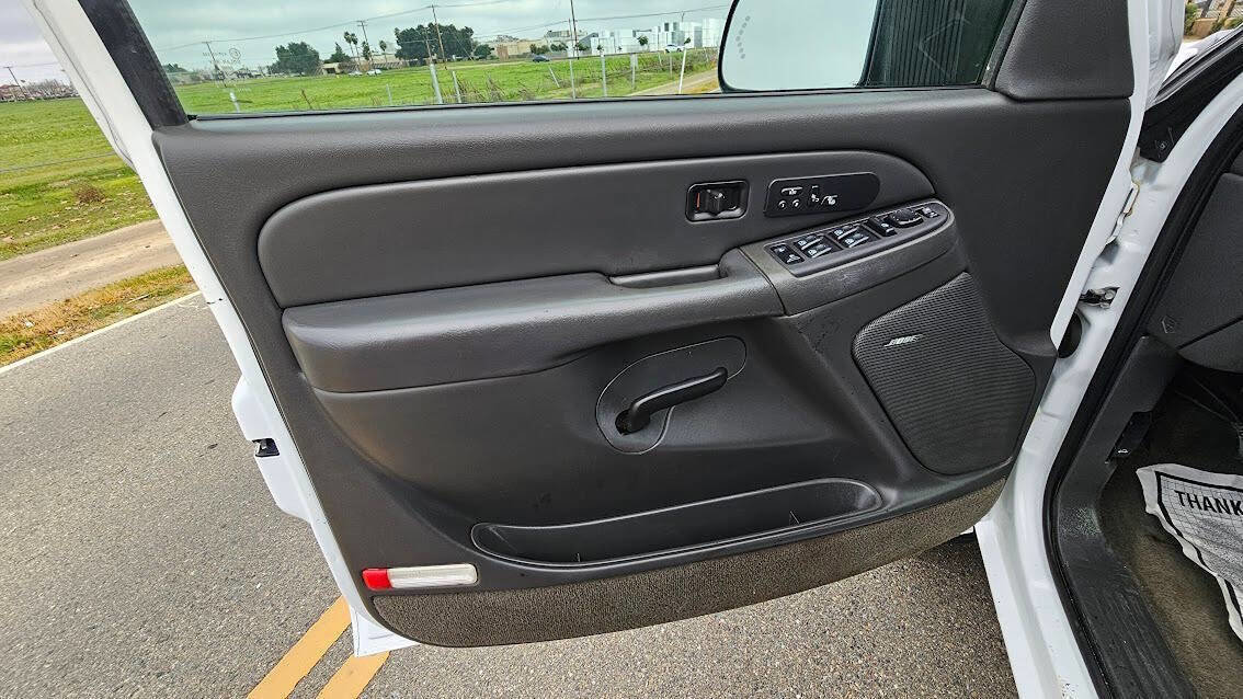 Used 2004 Chevrolet Silverado 2500 LT w/ Skid Plate Package image 33