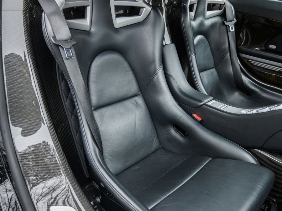 Used 2004 Porsche Carrera GT image 18