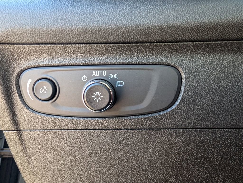 Used 2023 Buick Envision Preferred w/ Sport Touring Package AWD/4WD image 31