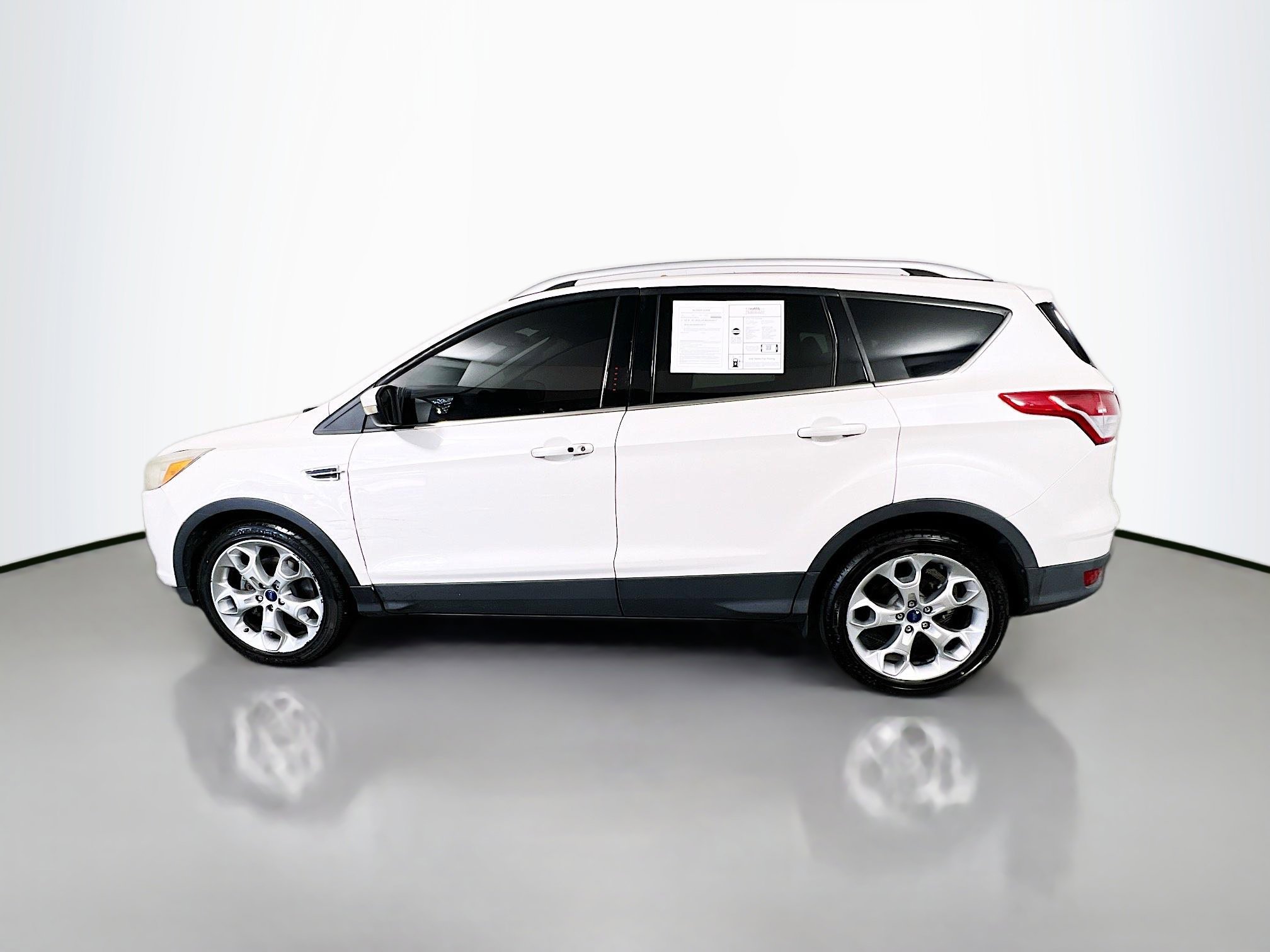 Used 2015 Ford Escape Titanium image 9