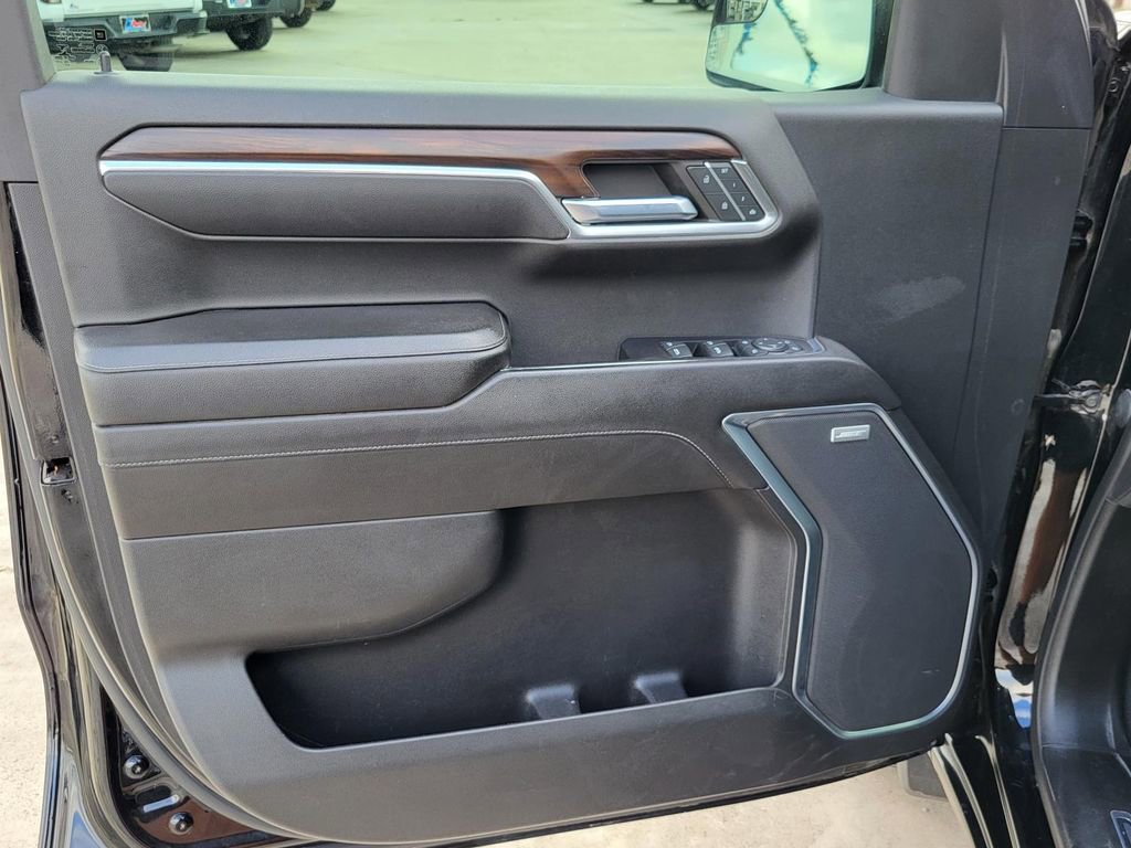 Used 2022 GMC Sierra 1500 SLT w/ SLT Convenience Package image 19