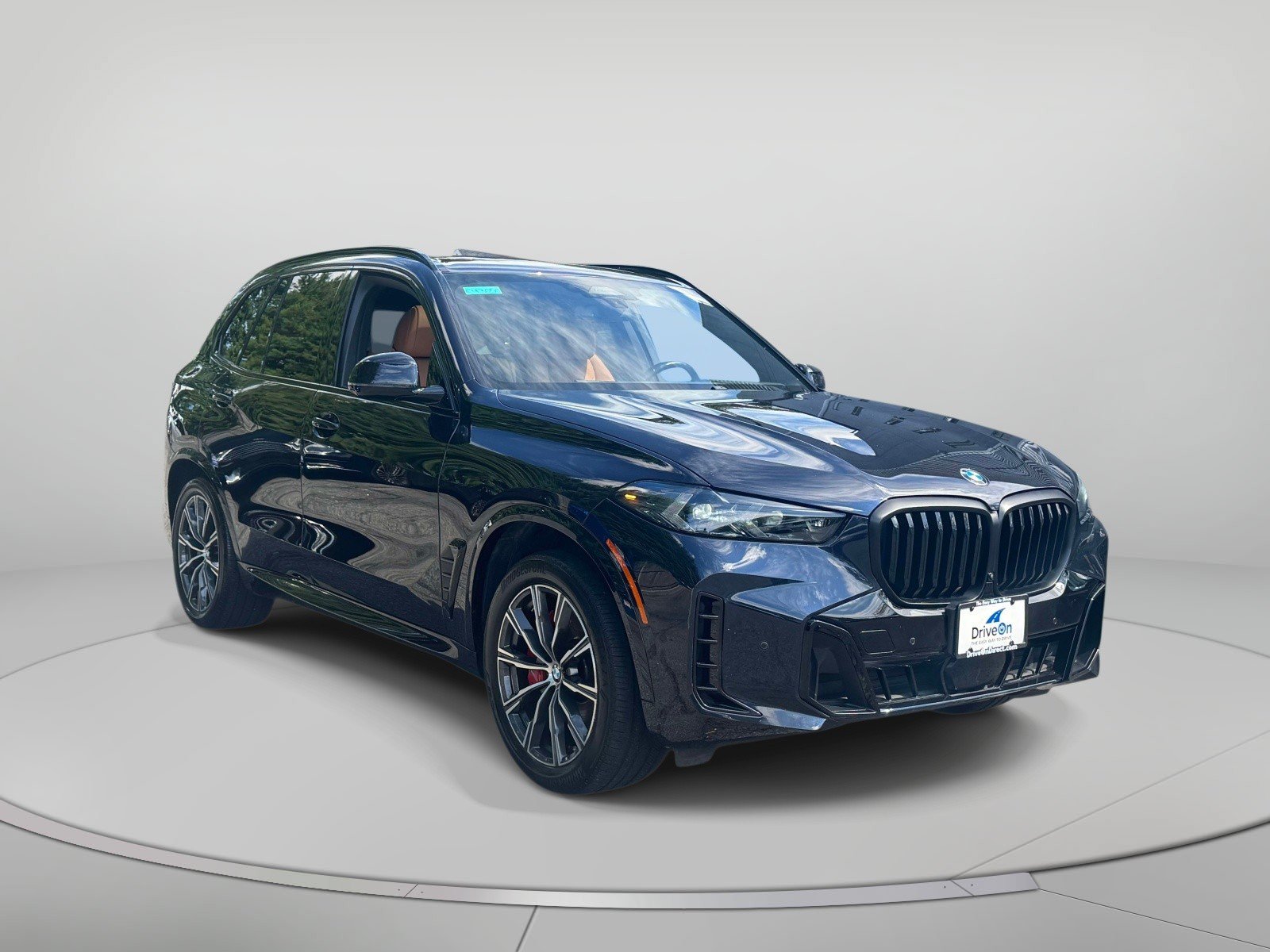 Used 2024 BMW X5 xDrive40i w/ M Sport Package AWD/4WD image 3
