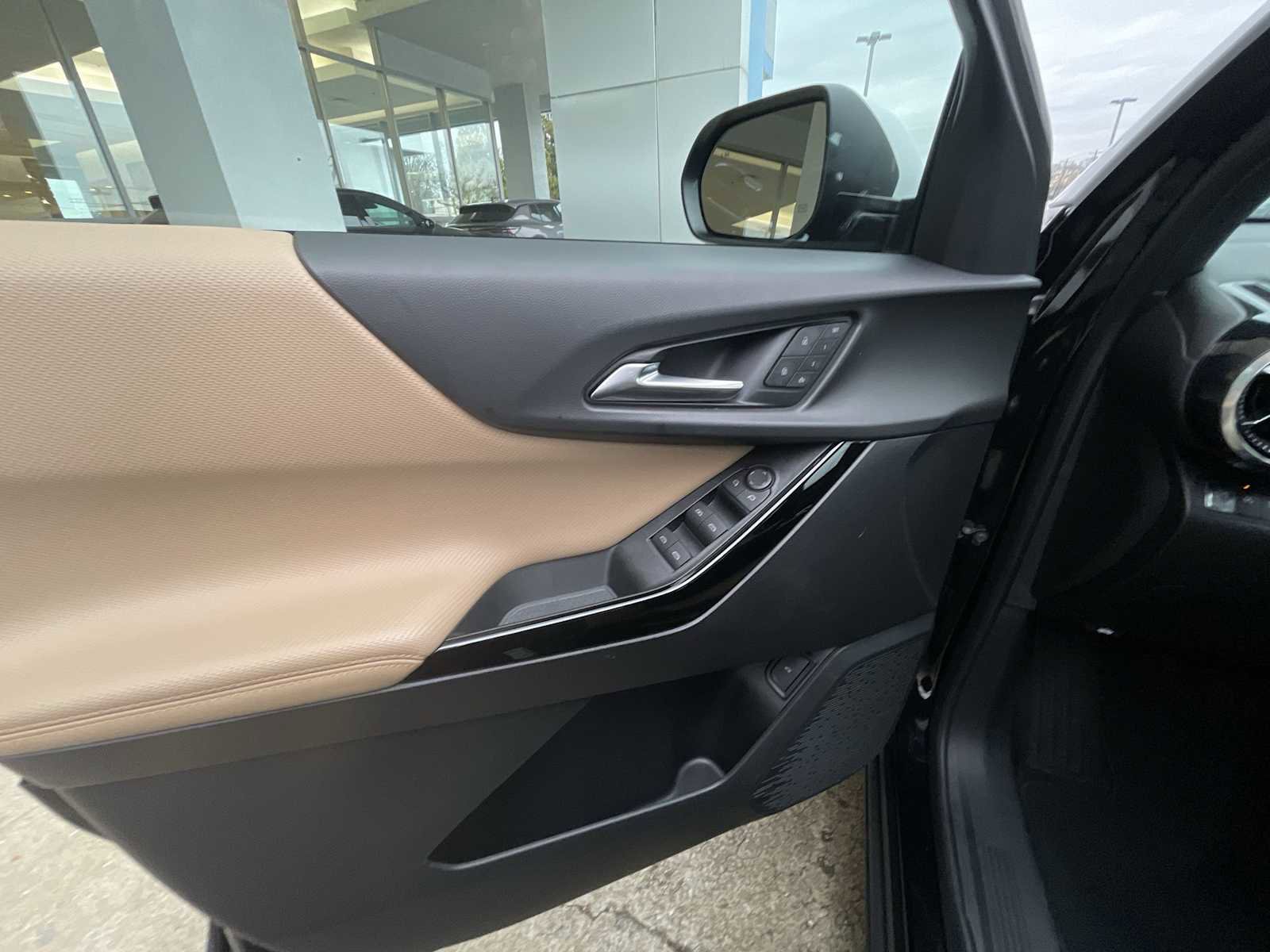 Used 2025 Chevrolet Equinox ACTIV w/ Safety and Technology Package image 22