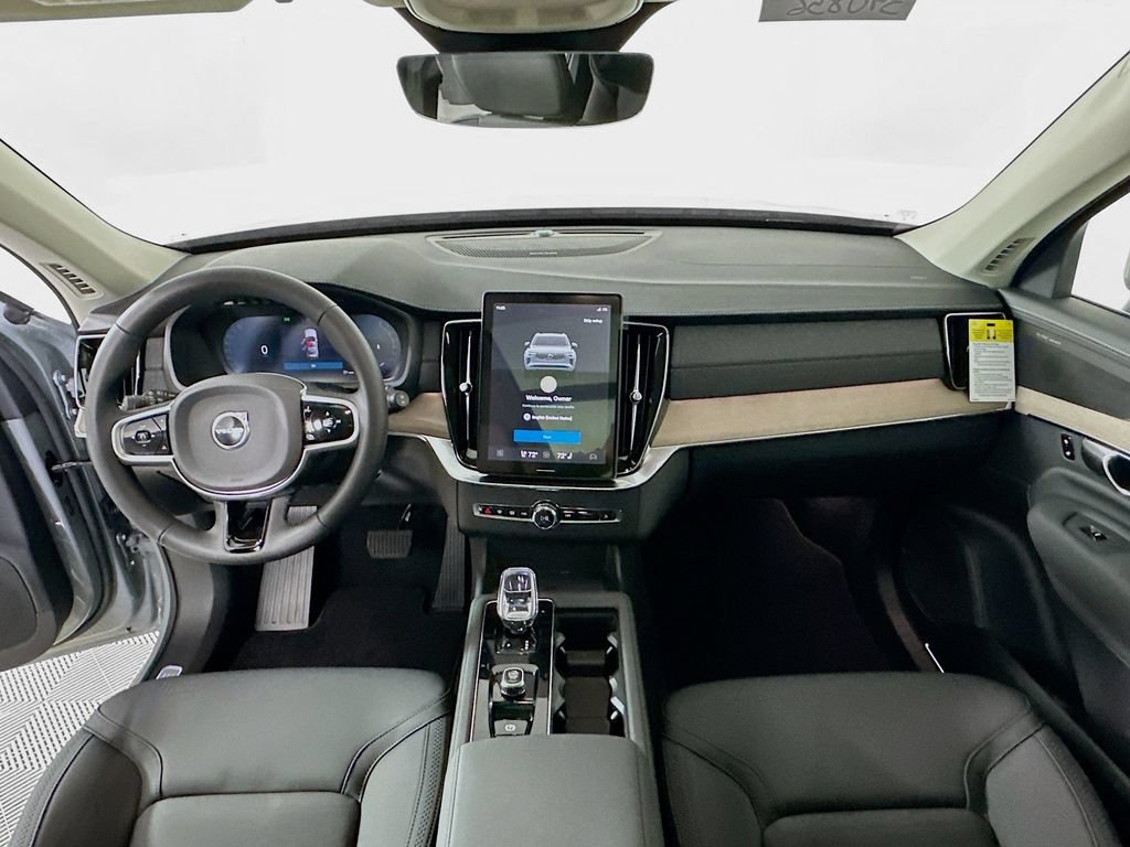 Used 2026 Volvo XC90 B5 Plus w/ Protection Package Premier AWD/4WD image 3