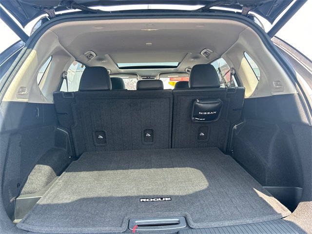 Certified 2022 Nissan Rogue SV w/ SV Premium Package image 25