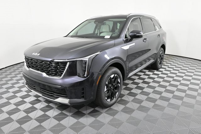 New 2025 Kia Sorento S image 2