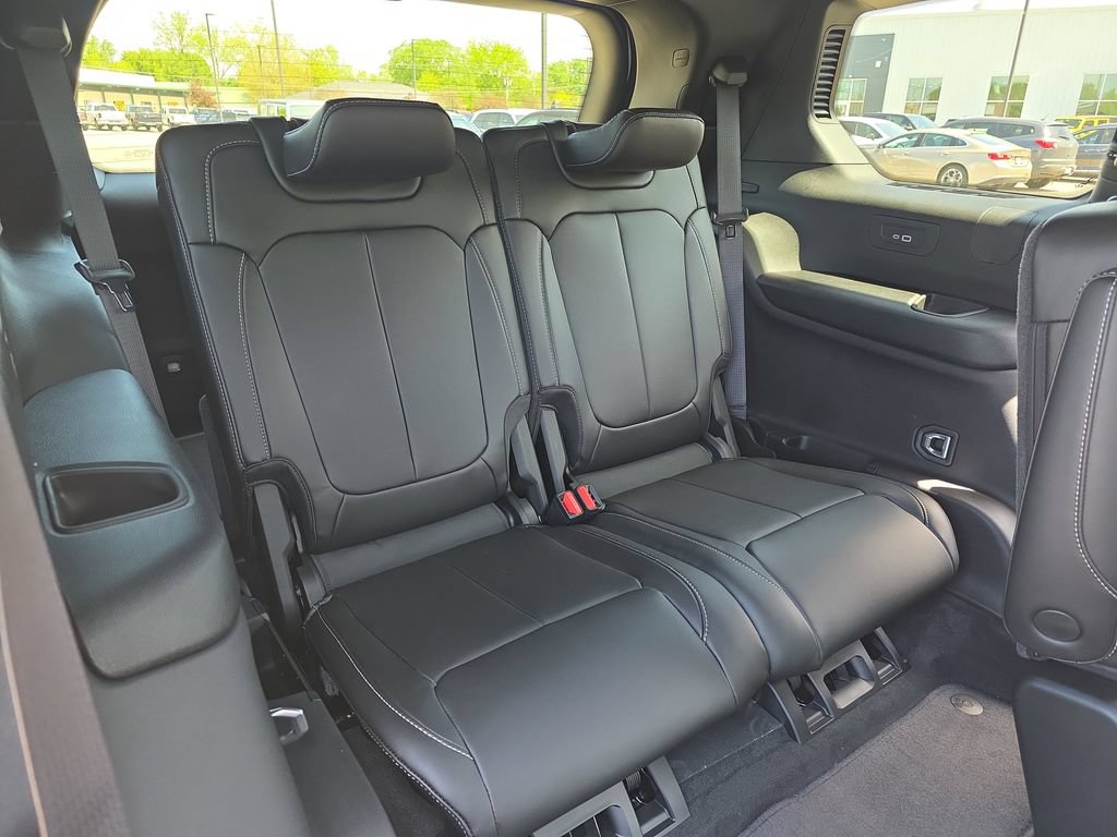 New 2026 Jeep Grand Cherokee L Limited w/ Limited Altitude Package AWD/4WD image 12