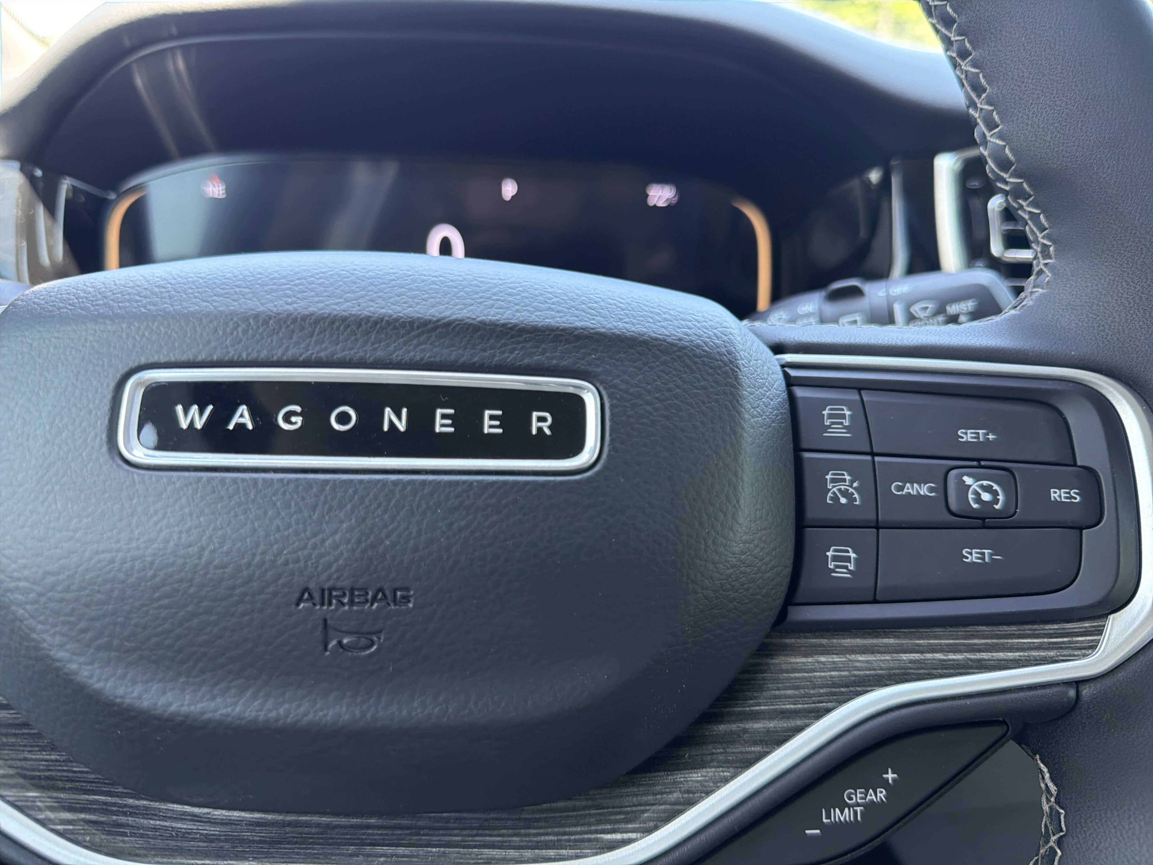 Used 2022 Jeep Wagoneer Series II AWD/4WD image 10