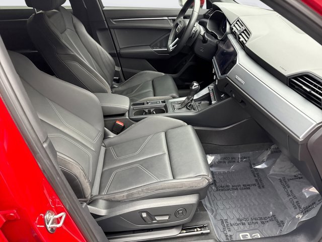 Used 2020 Audi Q3 2.0T Premium Plus w/ Premium Plus Package image 17