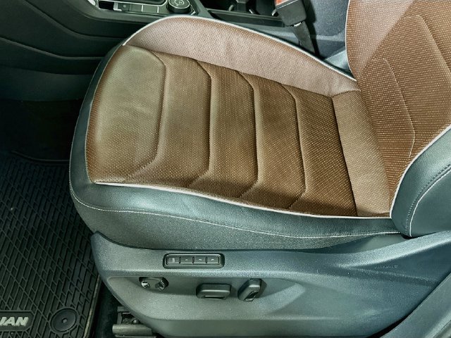 Certified 2024 Volkswagen Tiguan SEL R-Line AWD/4WD image 21