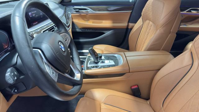 Used 2020 BMW 740i w/ Premium Package RWD image 24
