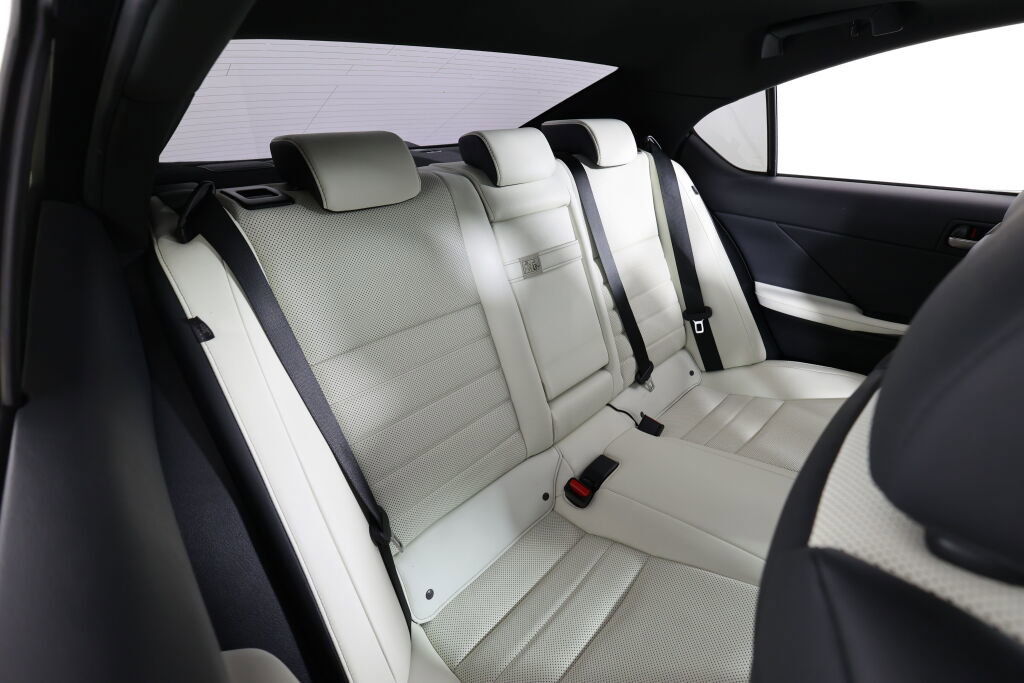 Used 2022 Lexus IS 500 RWD image 20