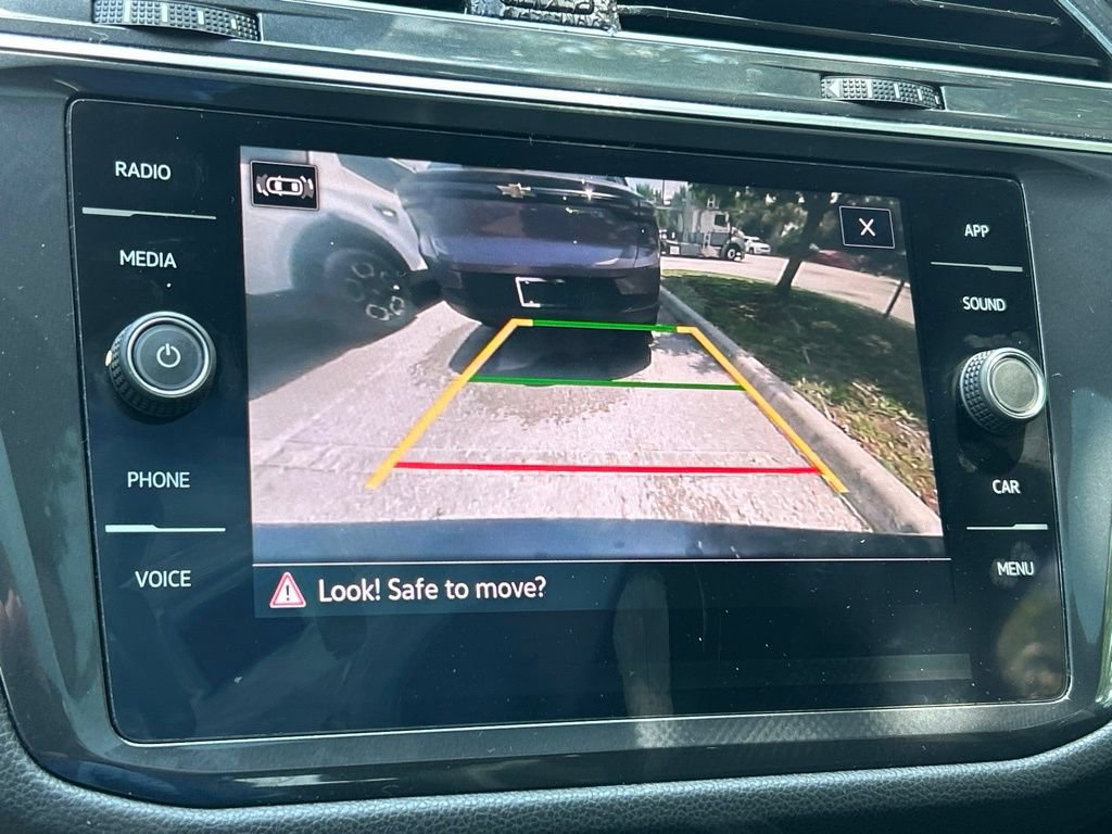 Used 2022 Volkswagen Tiguan SE FWD image 36