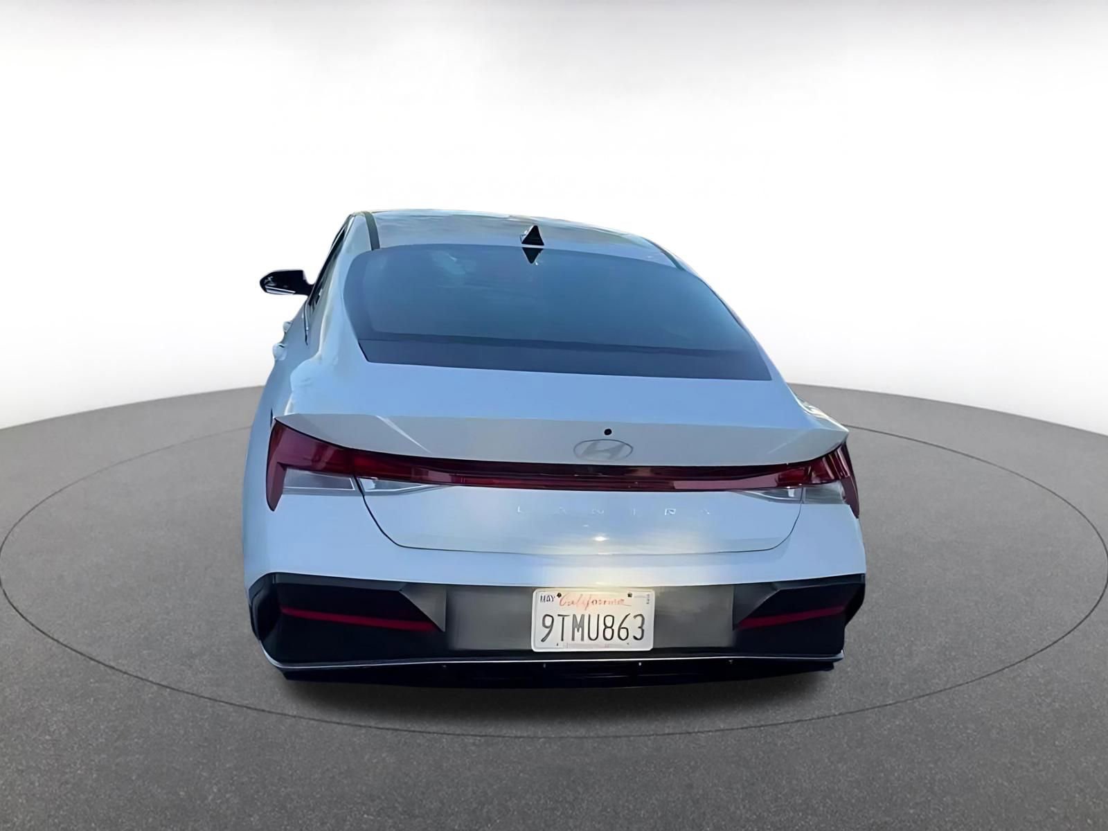 Used 2025 Hyundai Elantra SEL image 14