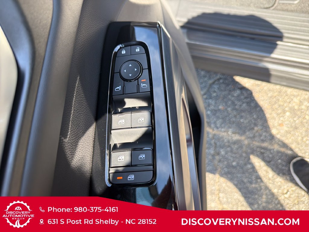New 2026 Nissan Pathfinder SL FWD image 11