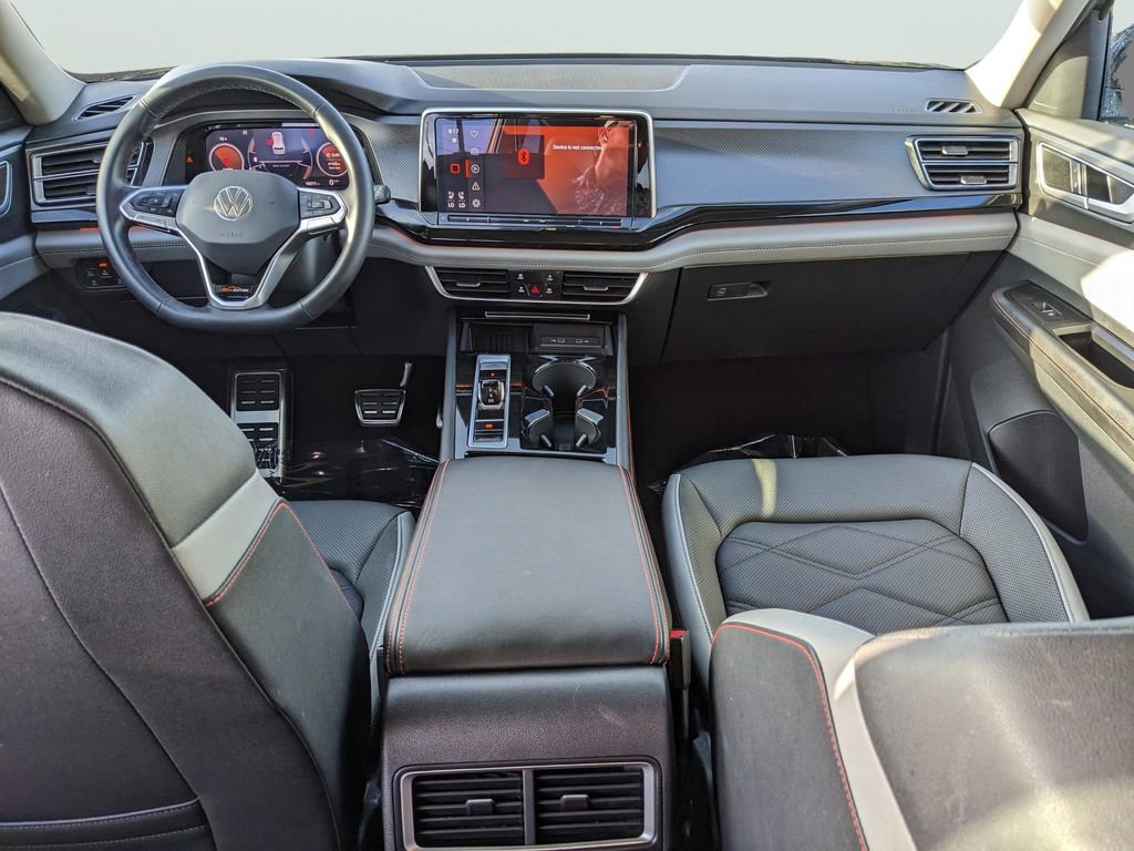 Certified 2025 Volkswagen Atlas Peak Edition SE AWD/4WD image 13
