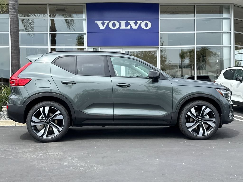 New 2026 Volvo XC40 B5 Ultra w/ Climate Package image 6