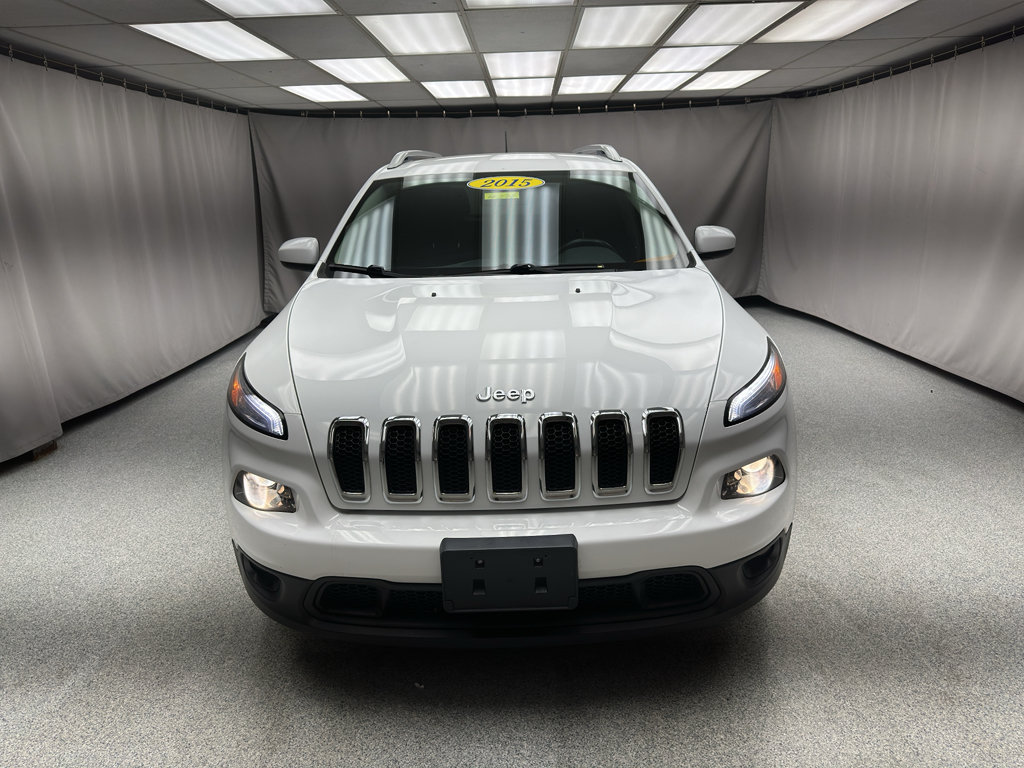 Used 2015 Jeep Cherokee Latitude w/ Cold Weather Group AWD/4WD image 6