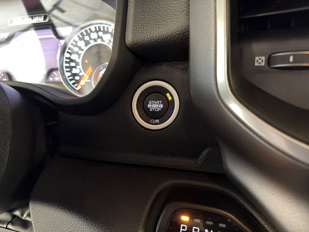 Used 2022 RAM 1500 Big Horn AWD/4WD image 29