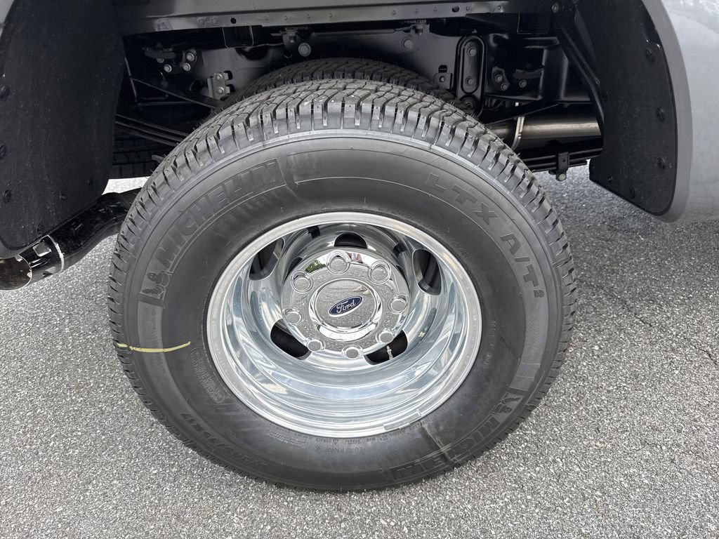 New 2026 Ford F350 Platinum AWD/4WD image 16