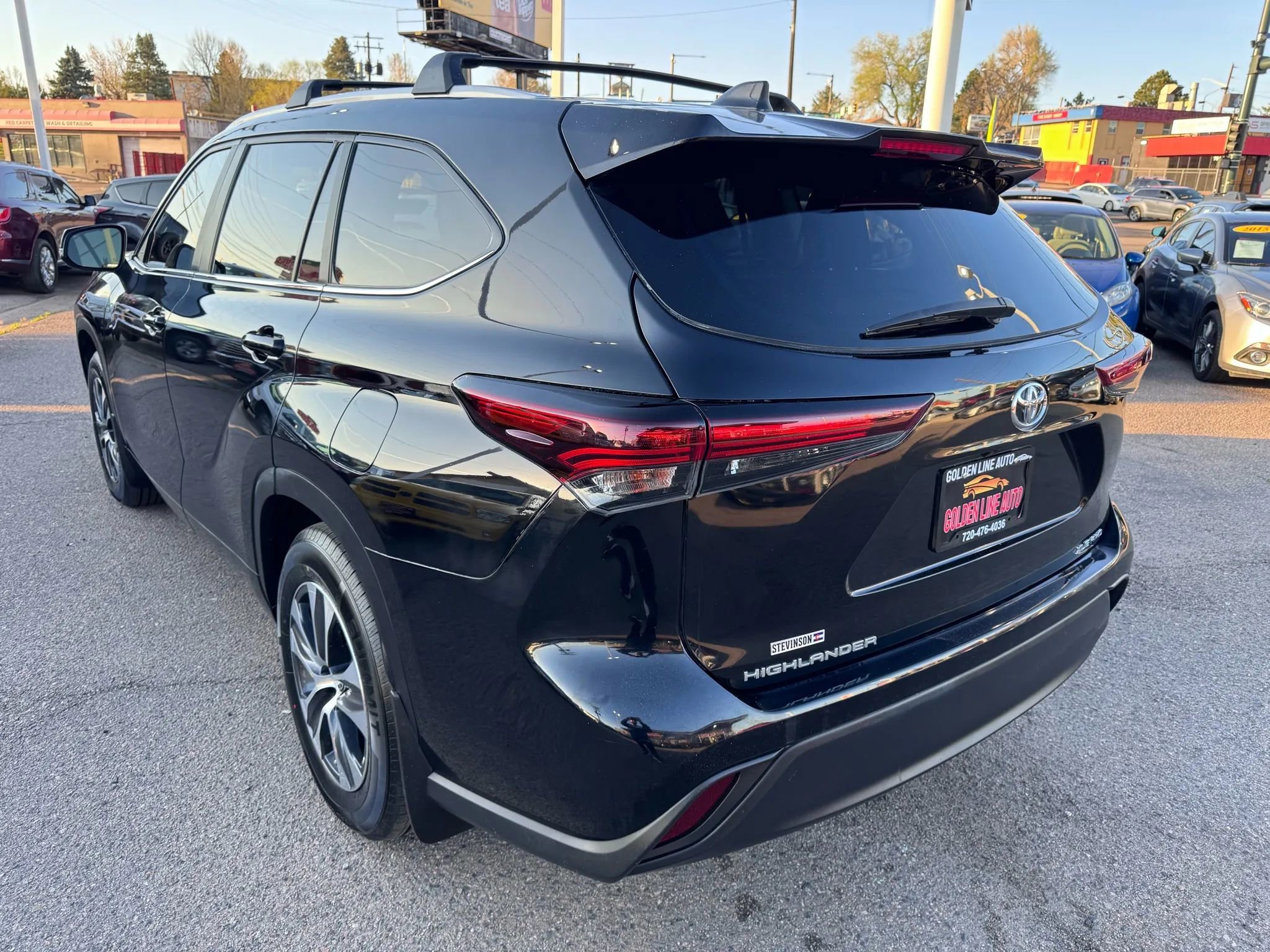 Used 2024 Toyota Highlander XLE image 6