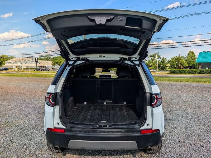 Used 2019 Land Rover Discovery Sport HSE AWD/4WD image 7