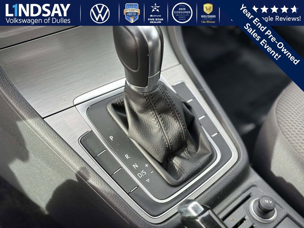 Used 2016 Volkswagen Golf S image 19