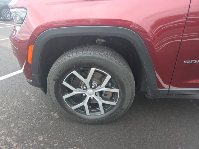 Used 2023 Jeep Grand Cherokee L Limited w/ Luxury Tech Group II image 17