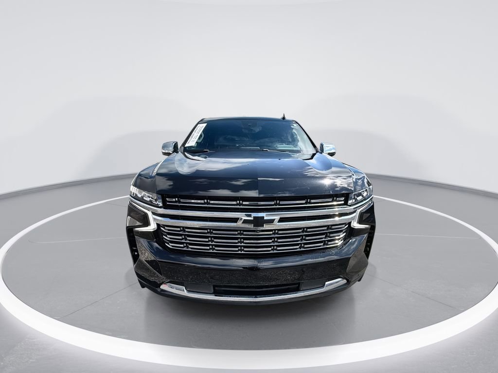 Used 2024 Chevrolet Suburban Premier AWD/4WD image 3