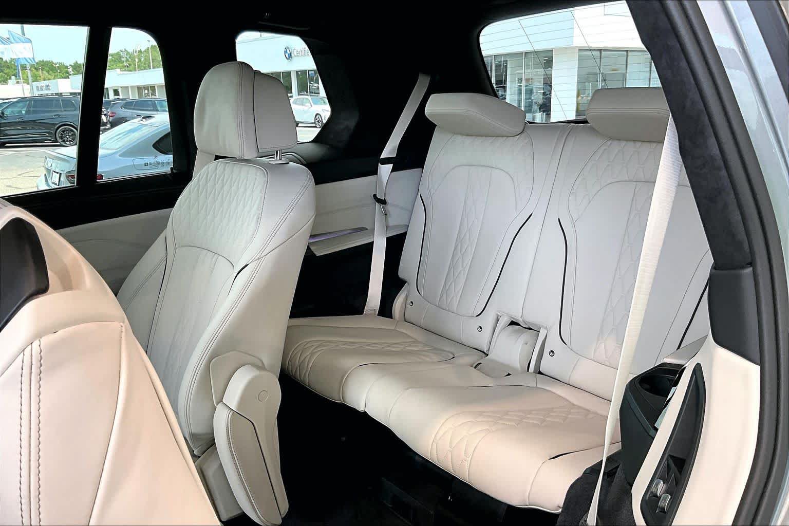 Used 2025 BMW X7 xDrive40i w/ M Sport Package AWD/4WD image 33