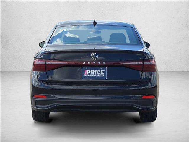 Used 2025 Volkswagen Jetta Sport image 7