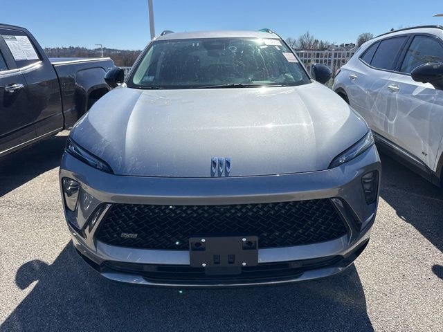 Used 2025 Buick Envision Sport Touring image 2