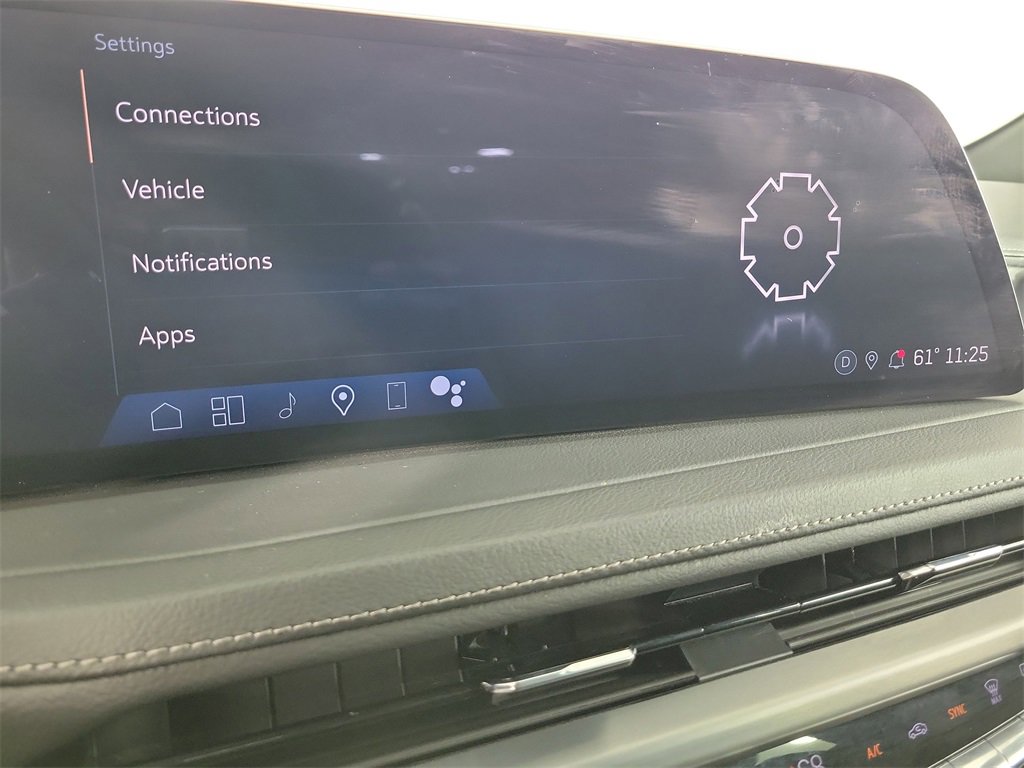 Certified 2025 Cadillac XT4 Premium Luxury image 25